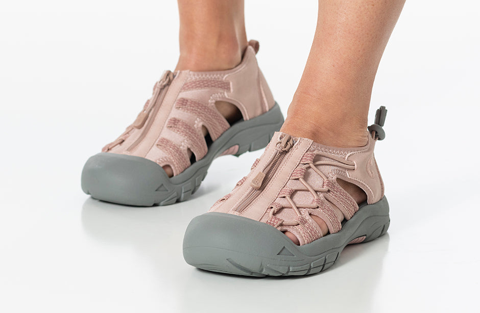 Women's Blush BILLY River Sandals with faux leather, rubber outsoles, adjustable bungee, ideal shoes for diabetes and plantar fasciitis.